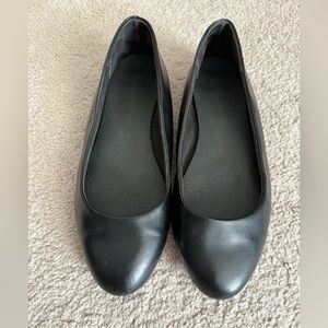 Black flats 8